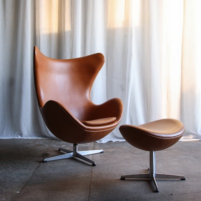 Arne Jacobsen Egg chair + Ottoman